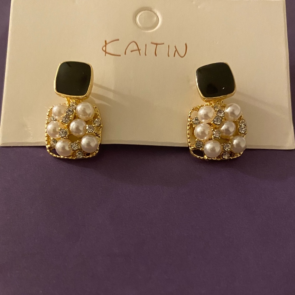 Pearl/Black bling earrings
